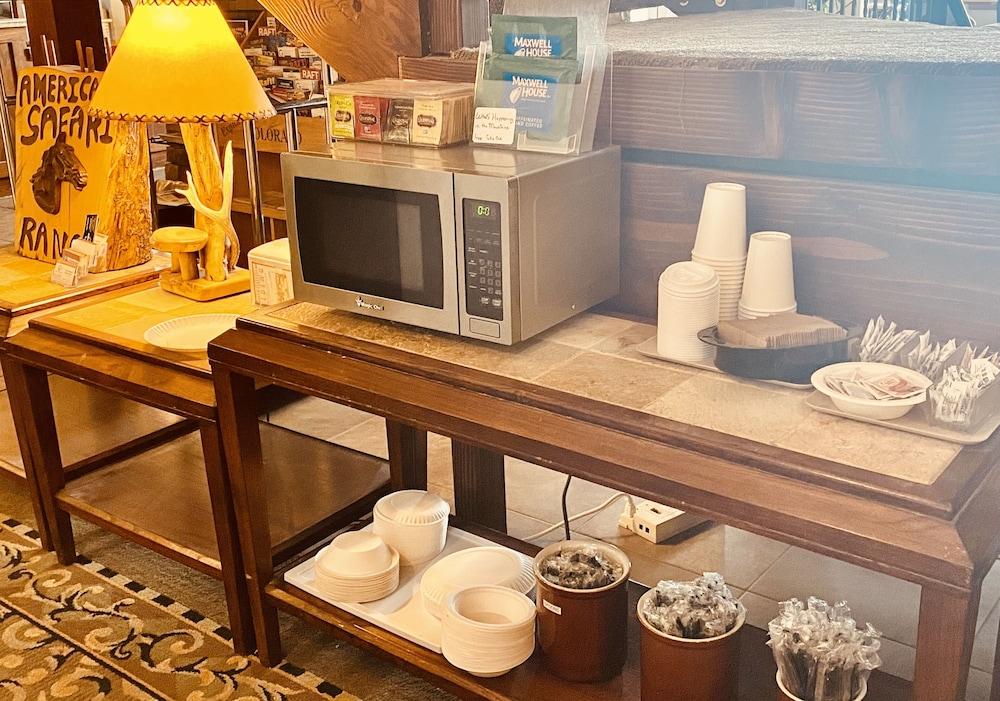 A Riverside Inn Travelodge By Wyndham Fairplay Extérieur photo