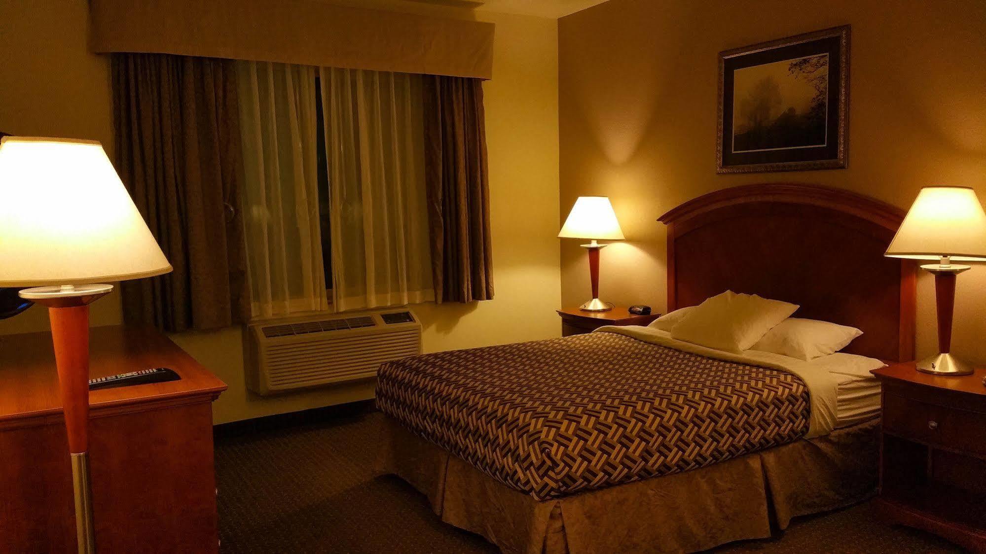 A Riverside Inn Travelodge By Wyndham Fairplay Extérieur photo